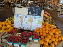 520-biocoop-orange-magasin-alimentation-bio-fraise-agrume-fruit-saison.webp