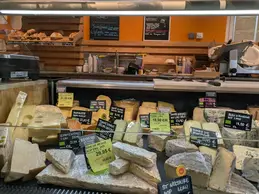 520-biocoop-orange-magasin-alimentation-bio-fromage-coupe-service-traditionnel-local.webp