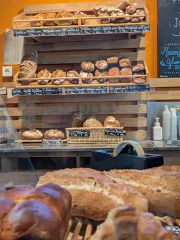 520-biocoop-orange-magasin-alimentation-bio-pain-boulangerie-croissant-viennoiserie.webp