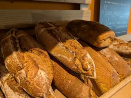520-biocoop-orange-magasin-alimentation-bio-pain-boulangerie-farine-sans-gluten.webp