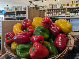 520-biocoop-orange-magasin-alimentation-bio-poivron-legume-saison-local.webp