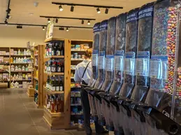 520-biocoop-orange-magasin-alimentation-bio-vrac-chocolat-commerce-equitable.webp